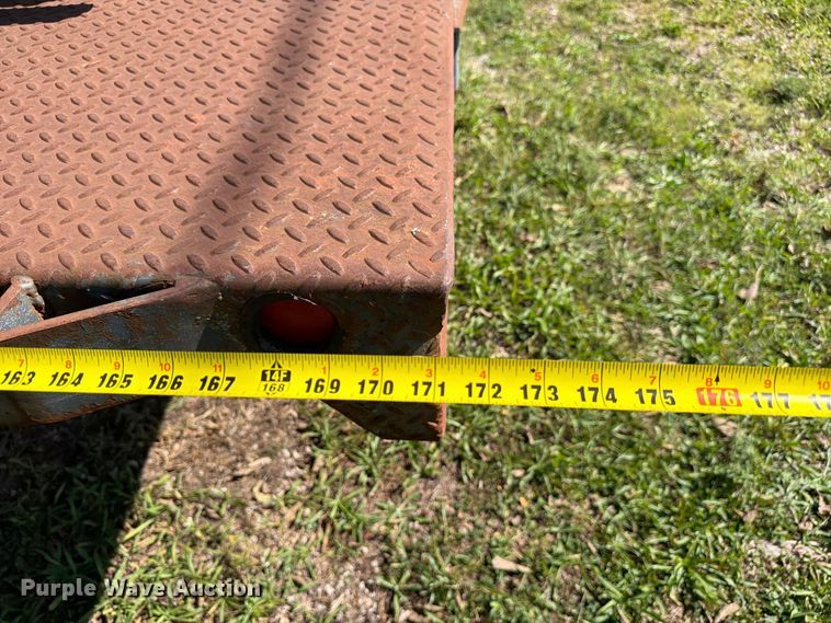image for item FC3385 1999 Isuzu NPR flatbed truck