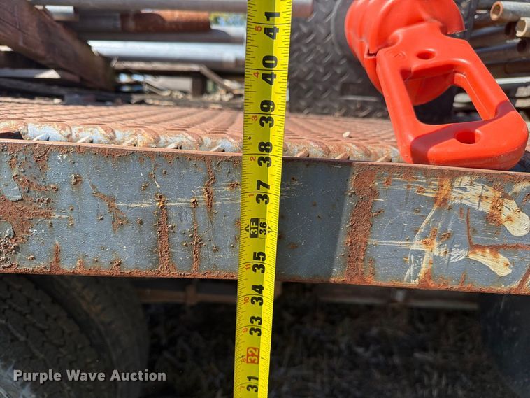 image for item FC3385 1999 Isuzu NPR flatbed truck