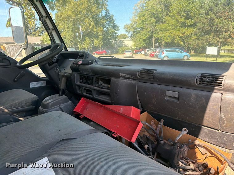 image for item FC3385 1999 Isuzu NPR flatbed truck