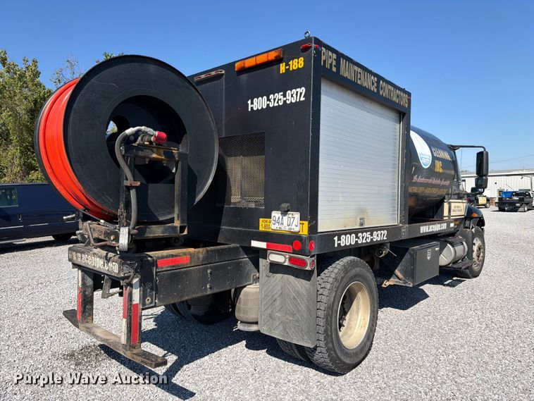 image for item FC3421 2005 International 4300 sewer jetter truck