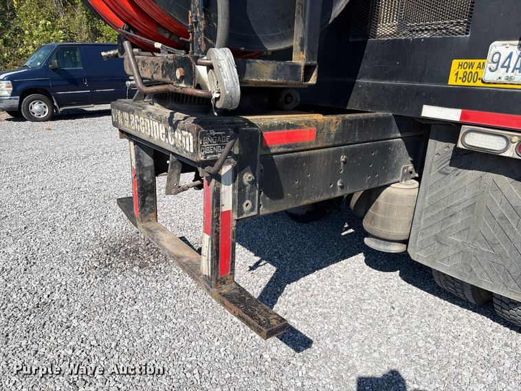 image for item FC3421 2005 International 4300 sewer jetter truck
