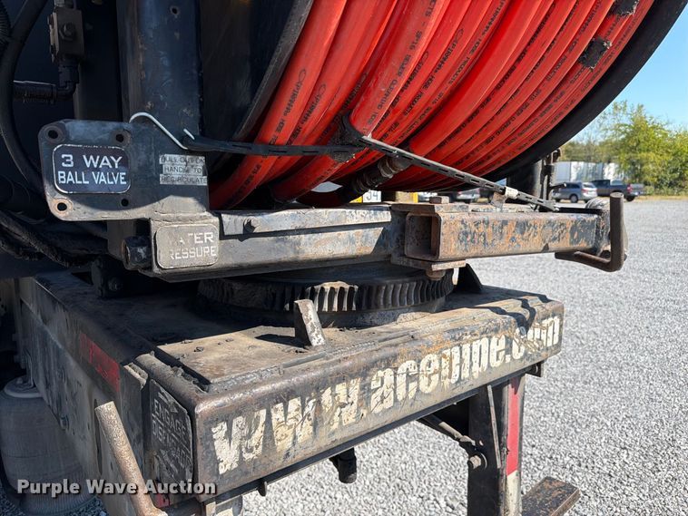image for item FC3421 2005 International 4300 sewer jetter truck