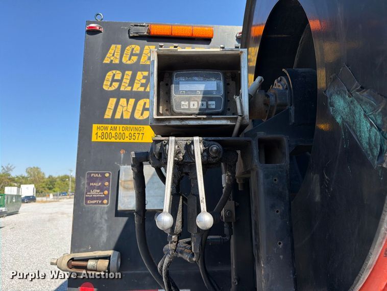 image for item FC3421 2005 International 4300 sewer jetter truck