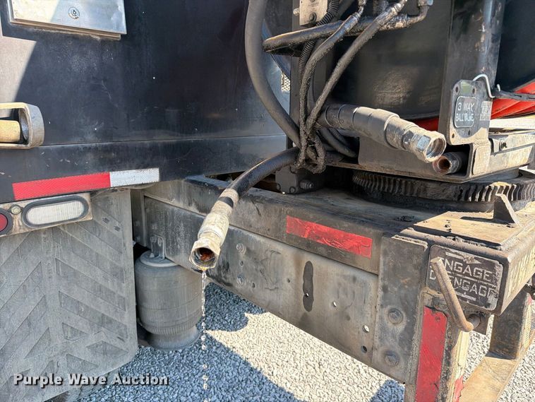 image for item FC3421 2005 International 4300 sewer jetter truck