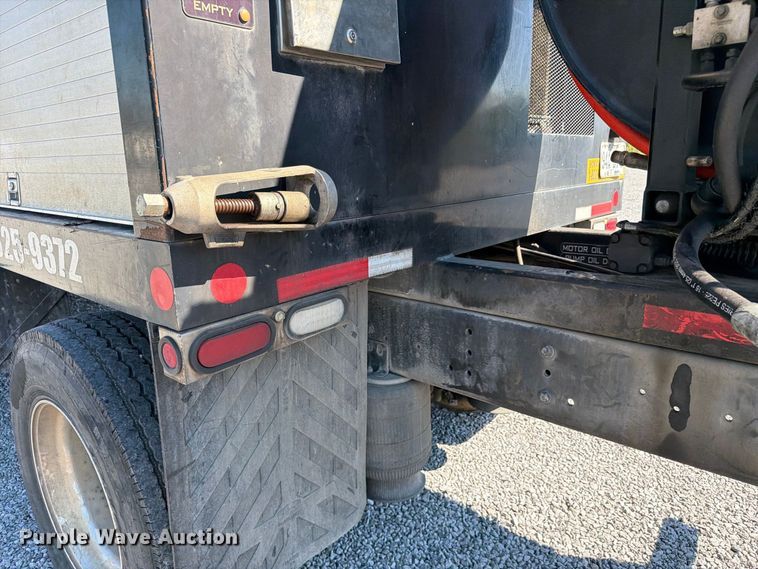 image for item FC3421 2005 International 4300 sewer jetter truck