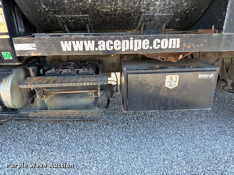 image for item FC3421 2005 International 4300 sewer jetter truck