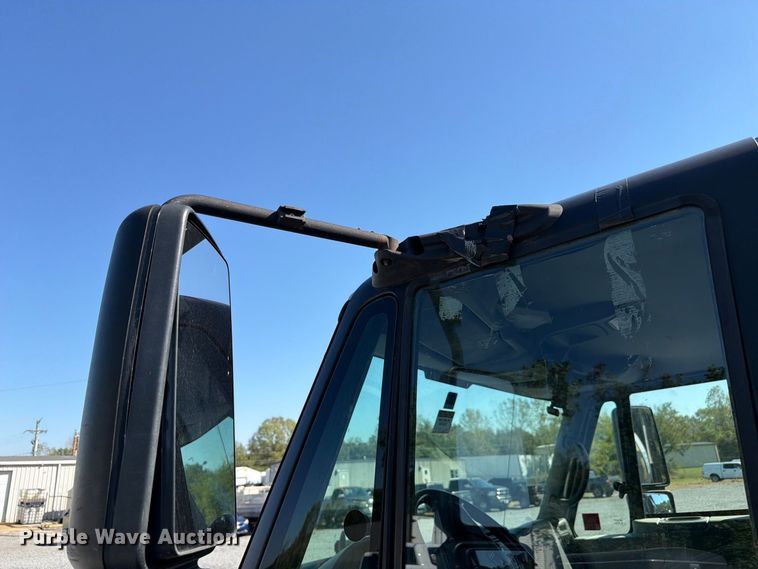 image for item FC3421 2005 International 4300 sewer jetter truck