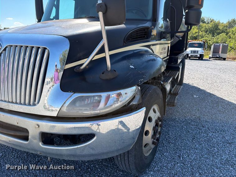 image for item FC3421 2005 International 4300 sewer jetter truck