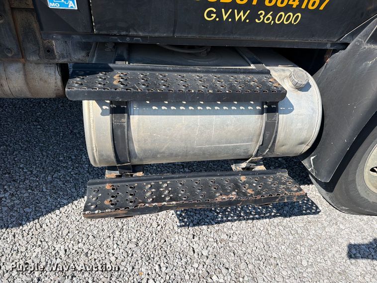 image for item FC3421 2005 International 4300 sewer jetter truck