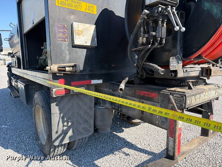 image for item FC3421 2005 International 4300 sewer jetter truck