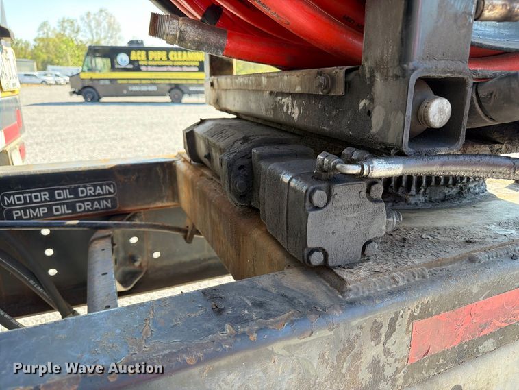 image for item FC3421 2005 International 4300 sewer jetter truck