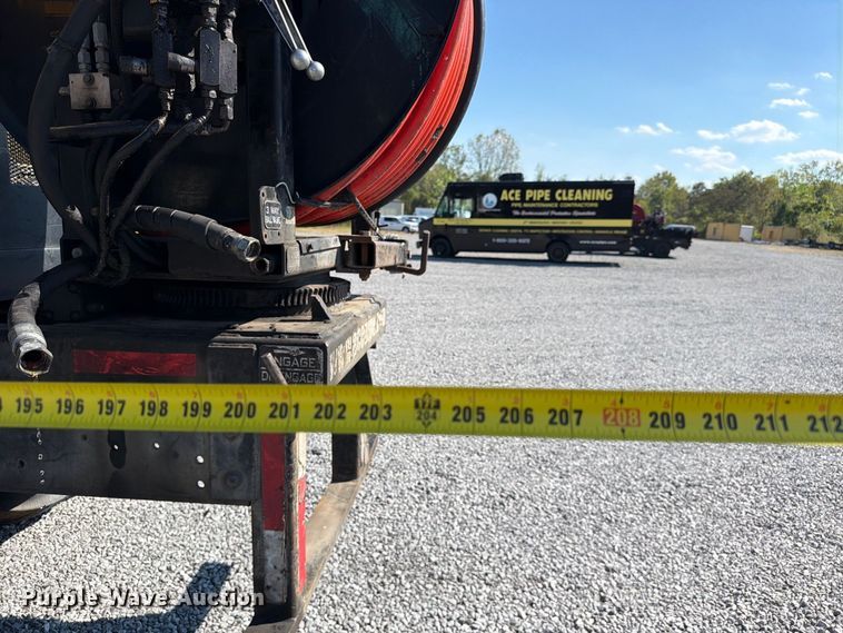 image for item FC3421 2005 International 4300 sewer jetter truck