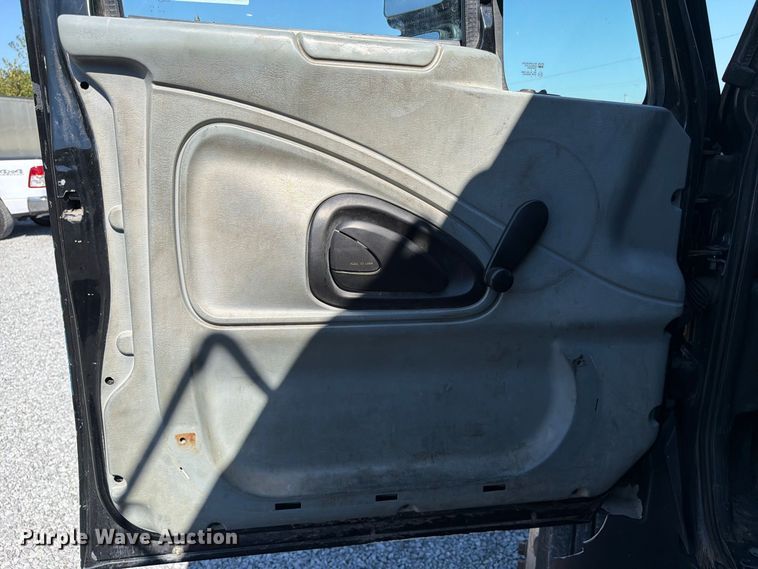 image for item FC3421 2005 International 4300 sewer jetter truck