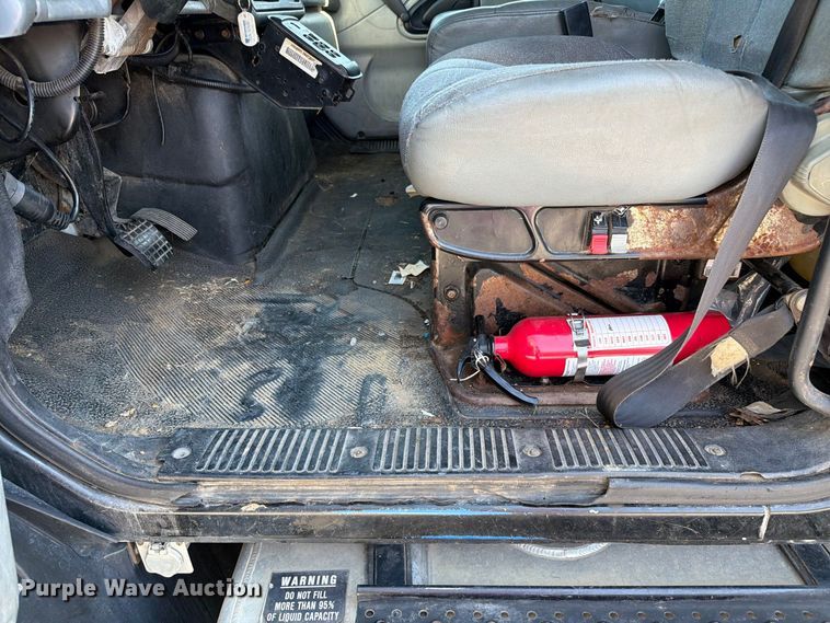 image for item FC3421 2005 International 4300 sewer jetter truck