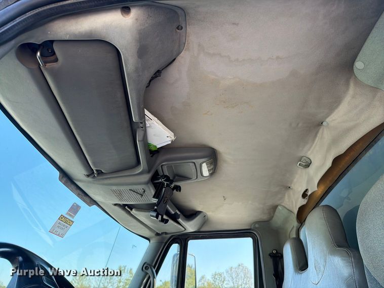 image for item FC3421 2005 International 4300 sewer jetter truck