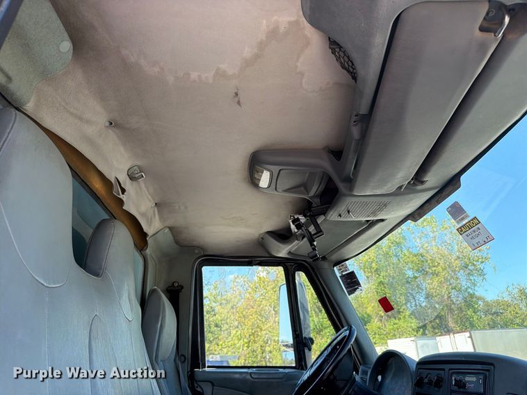 image for item FC3421 2005 International 4300 sewer jetter truck