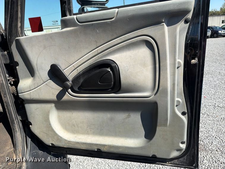 image for item FC3421 2005 International 4300 sewer jetter truck