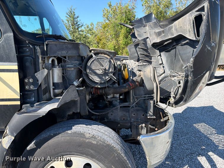 image for item FC3421 2005 International 4300 sewer jetter truck