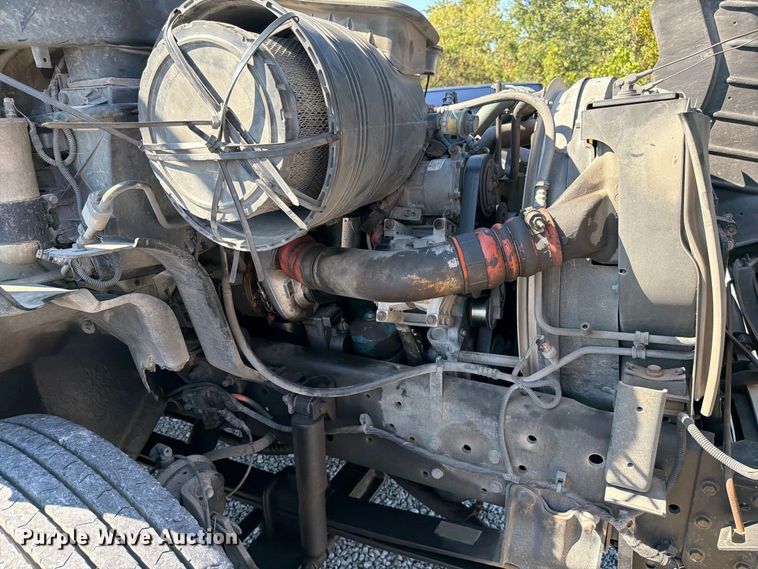 image for item FC3421 2005 International 4300 sewer jetter truck
