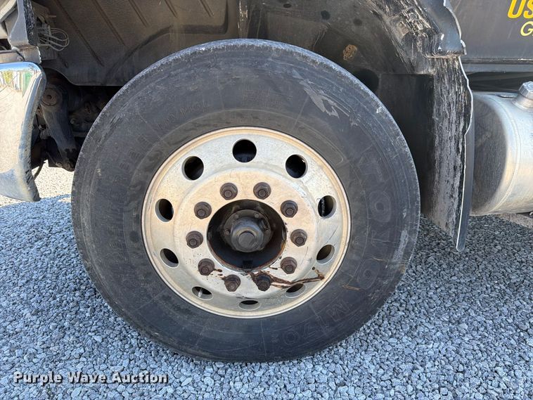 image for item FC3421 2005 International 4300 sewer jetter truck