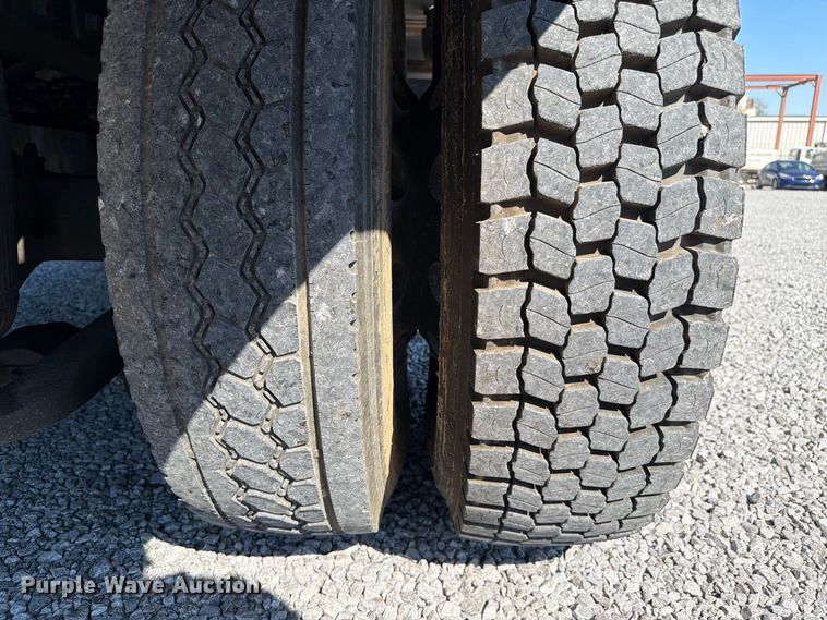 image for item FC3421 2005 International 4300 sewer jetter truck