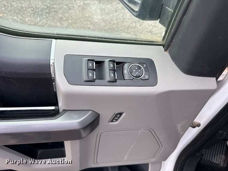 image for item FC4447 2020 Ford F150 Crew Cab pickup truck