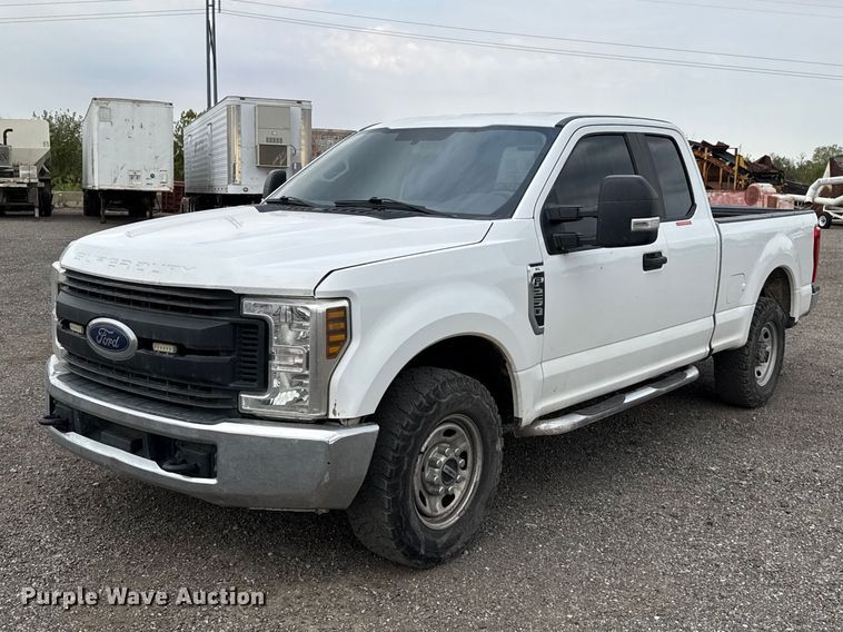 image for item FC4448 2019 Ford F250 Super Duty Ext. Cab pickup truck