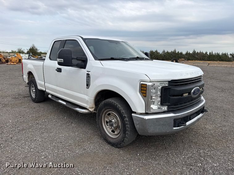 image for item FC4448 2019 Ford F250 Super Duty Ext. Cab pickup truck