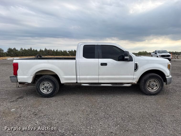 image for item FC4448 2019 Ford F250 Super Duty Ext. Cab pickup truck