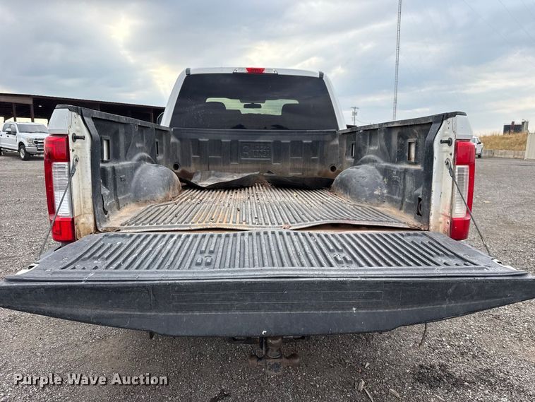 image for item FC4448 2019 Ford F250 Super Duty Ext. Cab pickup truck