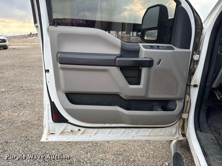 image for item FC4448 2019 Ford F250 Super Duty Ext. Cab pickup truck