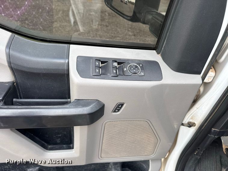 image for item FC4448 2019 Ford F250 Super Duty Ext. Cab pickup truck