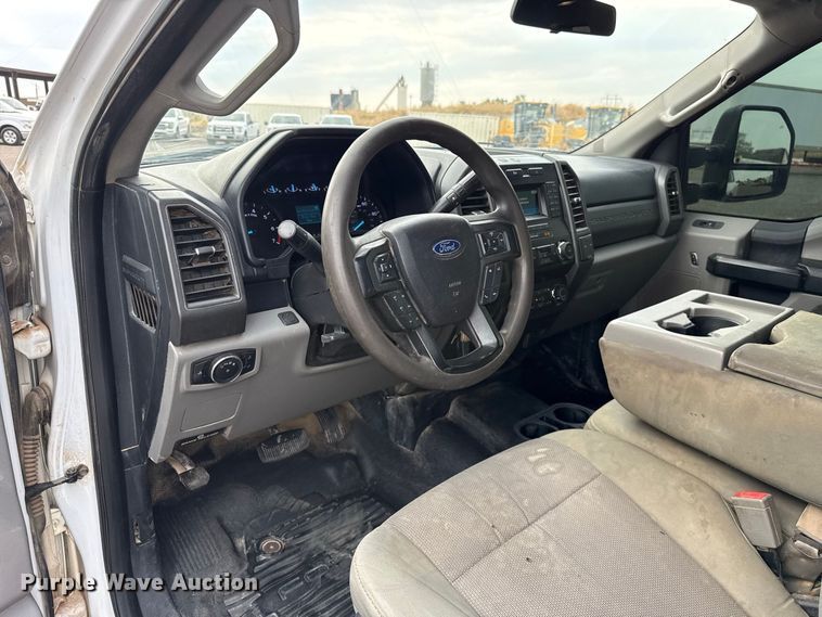 image for item FC4448 2019 Ford F250 Super Duty Ext. Cab pickup truck