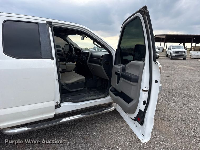 image for item FC4448 2019 Ford F250 Super Duty Ext. Cab pickup truck