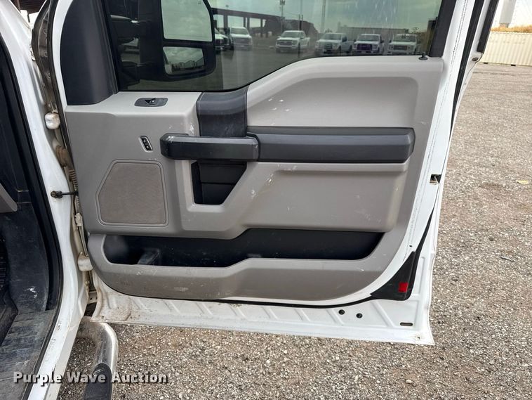 image for item FC4448 2019 Ford F250 Super Duty Ext. Cab pickup truck