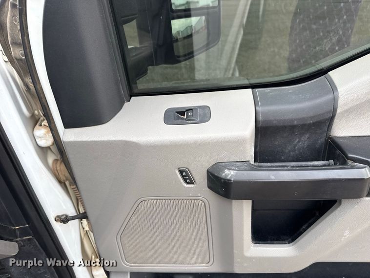 image for item FC4448 2019 Ford F250 Super Duty Ext. Cab pickup truck
