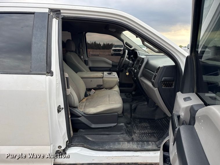 image for item FC4448 2019 Ford F250 Super Duty Ext. Cab pickup truck