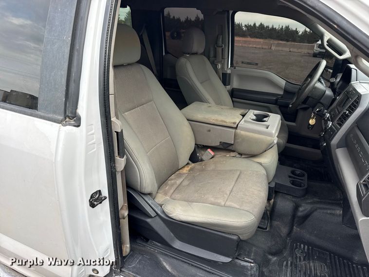 image for item FC4448 2019 Ford F250 Super Duty Ext. Cab pickup truck