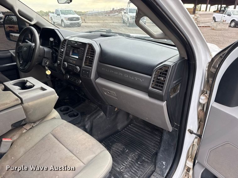 image for item FC4448 2019 Ford F250 Super Duty Ext. Cab pickup truck