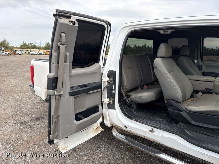 image for item FC4448 2019 Ford F250 Super Duty Ext. Cab pickup truck