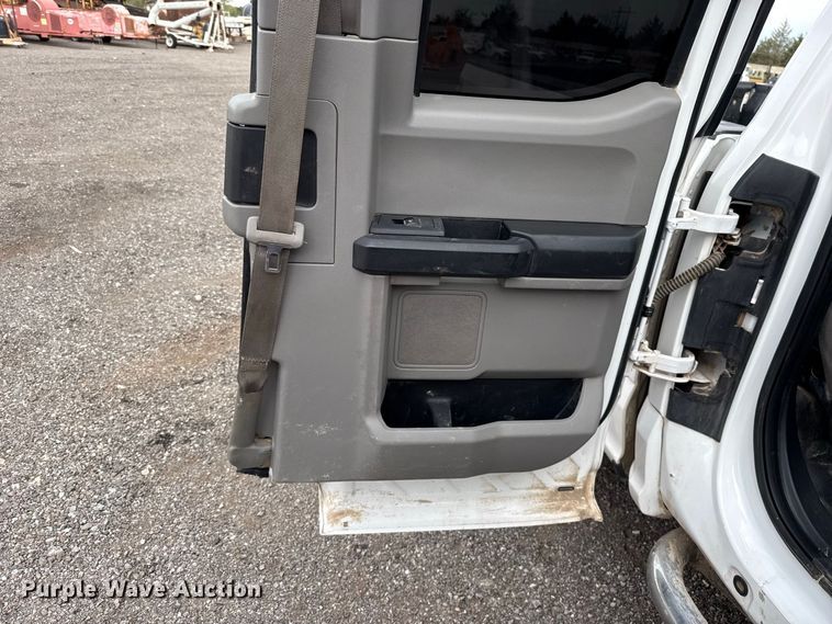 image for item FC4448 2019 Ford F250 Super Duty Ext. Cab pickup truck