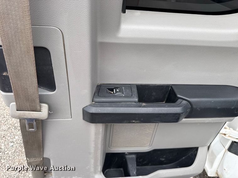 image for item FC4448 2019 Ford F250 Super Duty Ext. Cab pickup truck