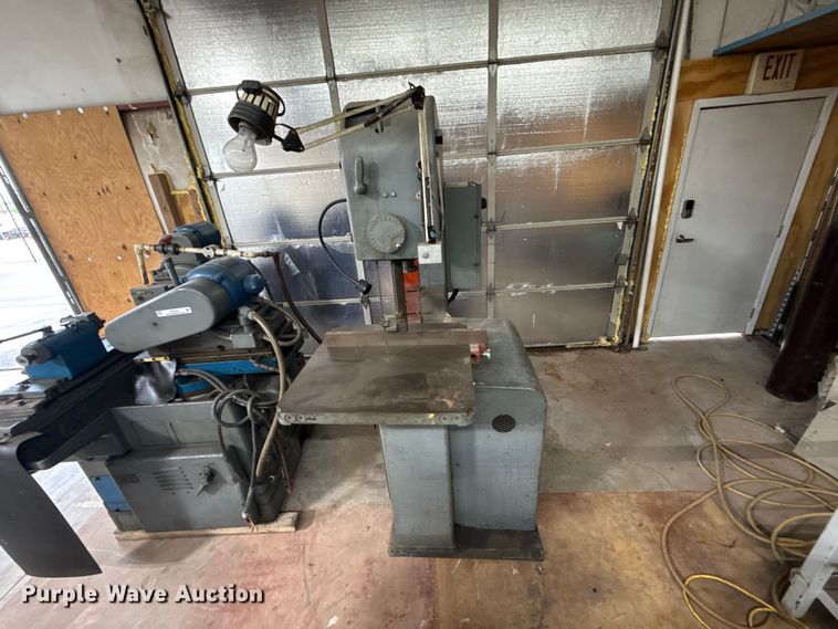 image for item FC4476 DoALL 3613-1 bandsaw
