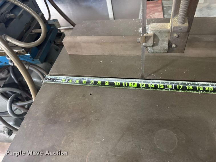 image for item FC4476 DoALL 3613-1 bandsaw