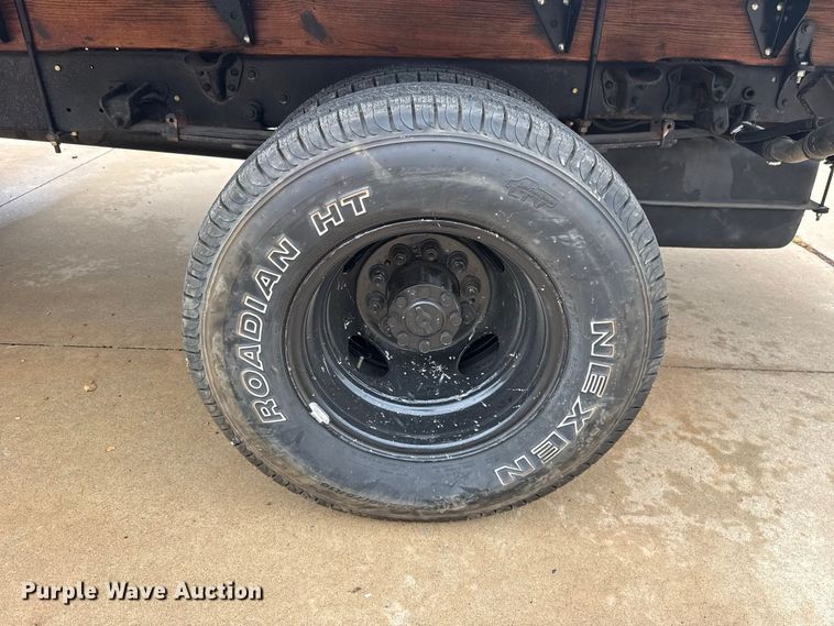 image for item FC4479 1956 Ford F350 flatbed pickup truck
