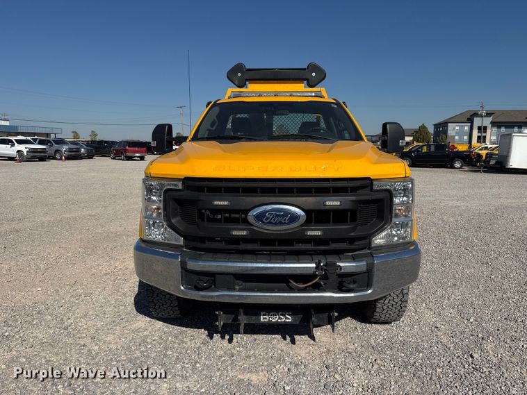 image for item FC4482 2020 Ford F350 Super Duty utility bed pickup truck