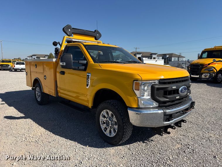 image for item FC4482 2020 Ford F350 Super Duty utility bed pickup truck