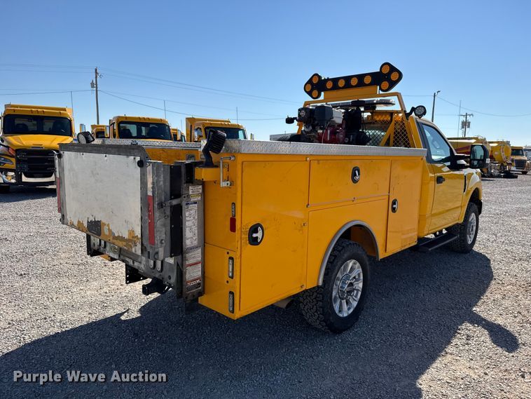 image for item FC4482 2020 Ford F350 Super Duty utility bed pickup truck