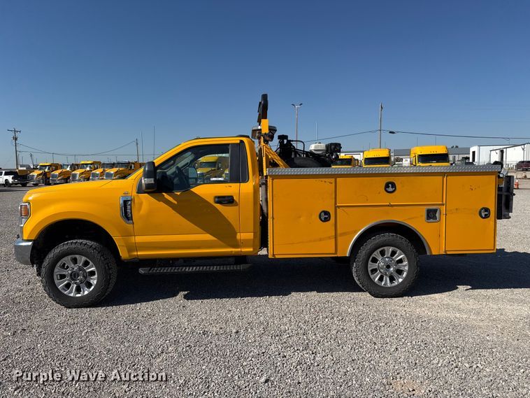 image for item FC4482 2020 Ford F350 Super Duty utility bed pickup truck