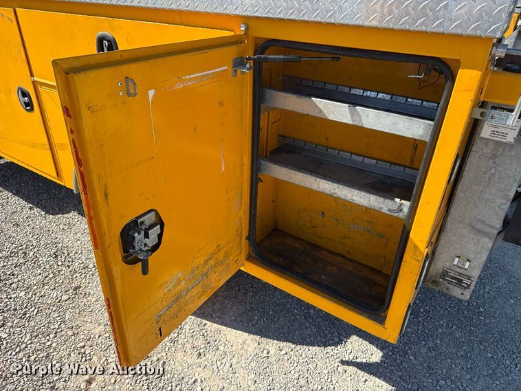 image for item FC4482 2020 Ford F350 Super Duty utility bed pickup truck